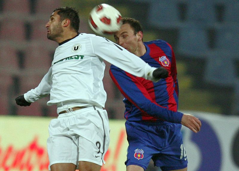Steaua - "U" Cluj 2-1. "Roş-albaştrii" ţin pasul cu rivalele