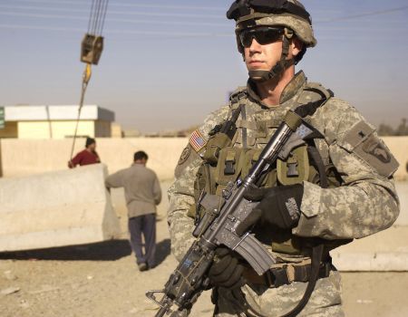 Armata americană îşi va reduce personalul activ cu 50.000 de soldaţi până în 2016