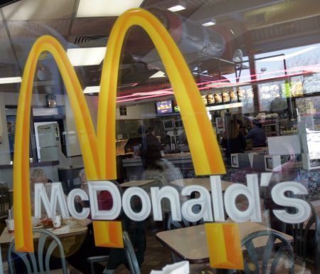 Doar un sfert din mâncarea de la McDonald’s este produsă în România