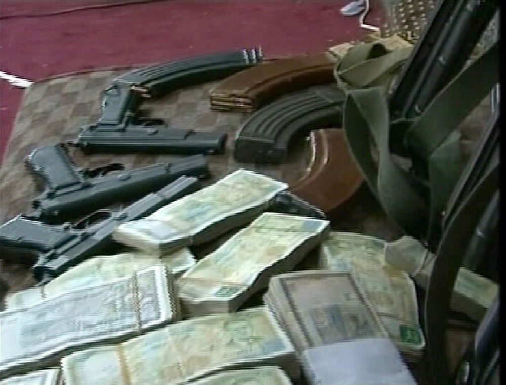 Dosarul armelor furate de la Ciorogîrla: pedepse reduse de la 15 la 1-3 ani, pentru militari