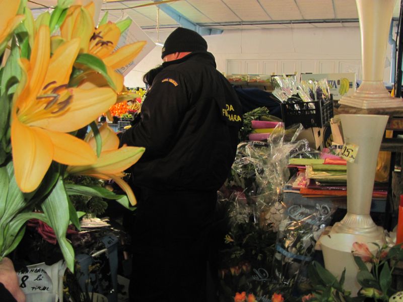 Fiscul a pus gând rău florarilor evazionişti: Amenzi de 30.000 de euro, astăzi