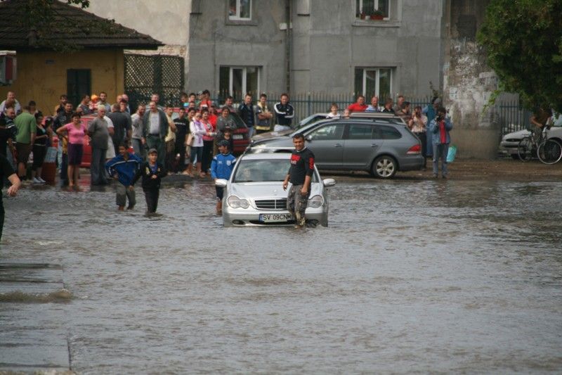 La Suceava, uraganul Katrina e chiar Regia de Apă