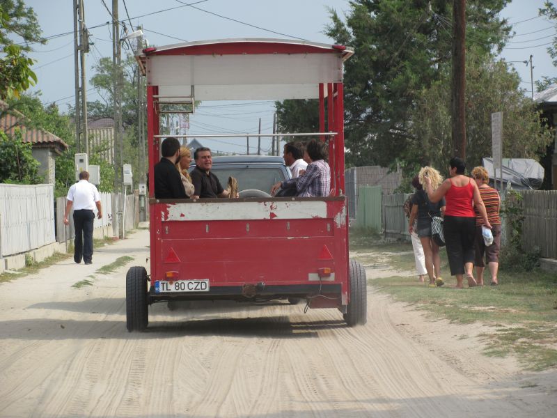 Mini-port turistic la Sfântu Gheorghe. Udrea s-a plimbat cu trocariciul