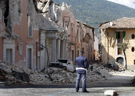 Oameni de ştiinţă, judecaţi pentru omor din cauza unui cutremur. Vezi acuzaţiile