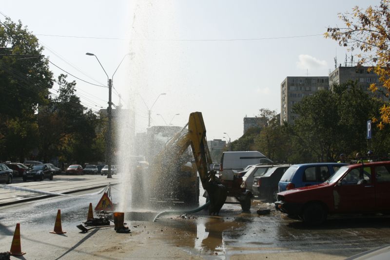 Oraşul Ovidiu a rămas fără apă din vina unui muncitor | VIDEO