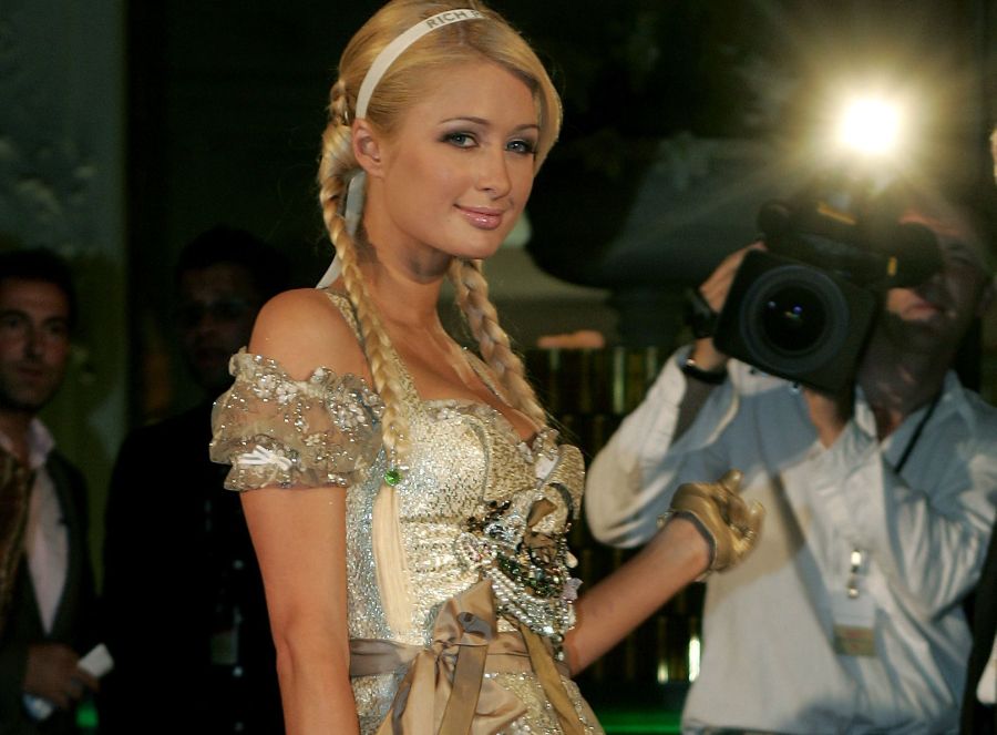 Paris Hilton i-a dat 100 de dolari unei cerşetoare din Mumbay