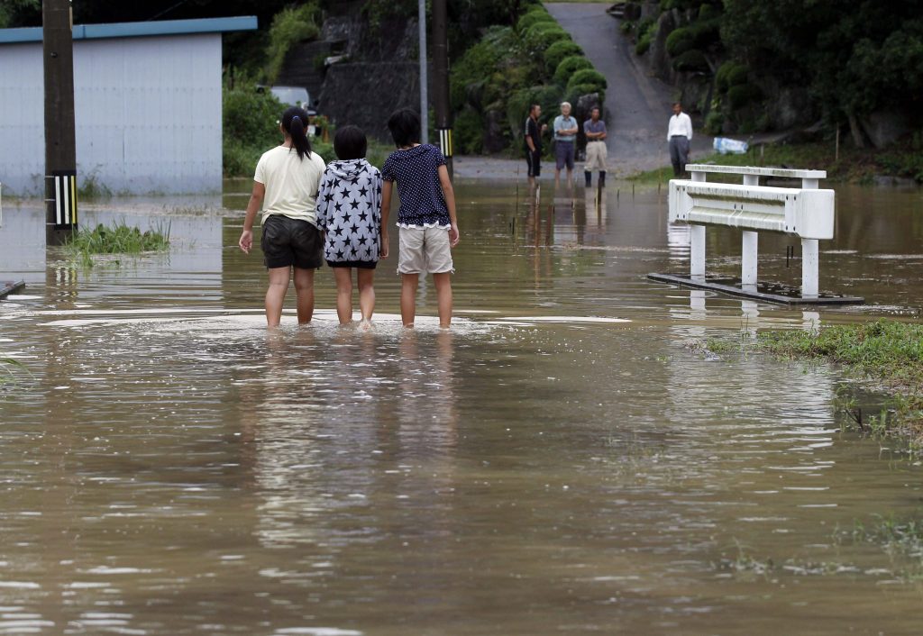 Patru morţi, în taifunul puternic din Japonia