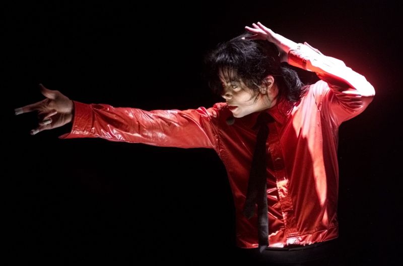 ŞOCANT! Primele imagini cu Michael Jackson mort