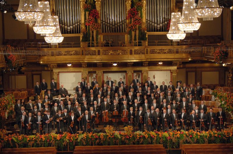 Spectacole în premieră şi orchestre celebre