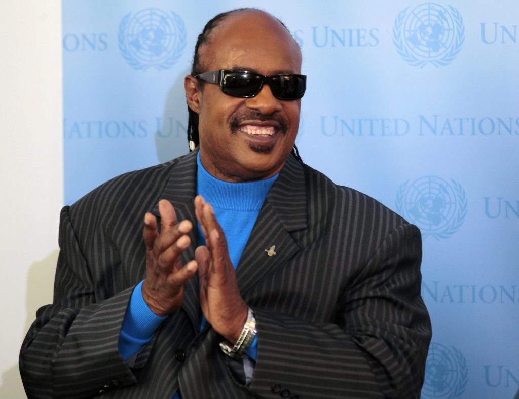 Stevie Wonder, rugăciune pentru Steve Jobs. Ce-l leagă pe artistul orb de Apple | VIDEO