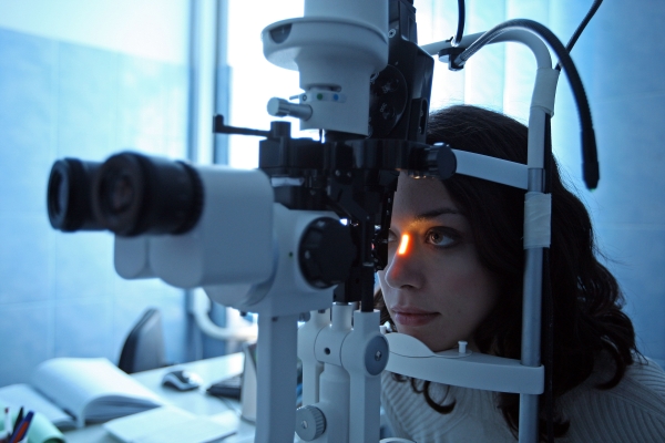 Teste oftalmologice gratuite pentru depistarea glaucomului şi "ochilor uscaţi"