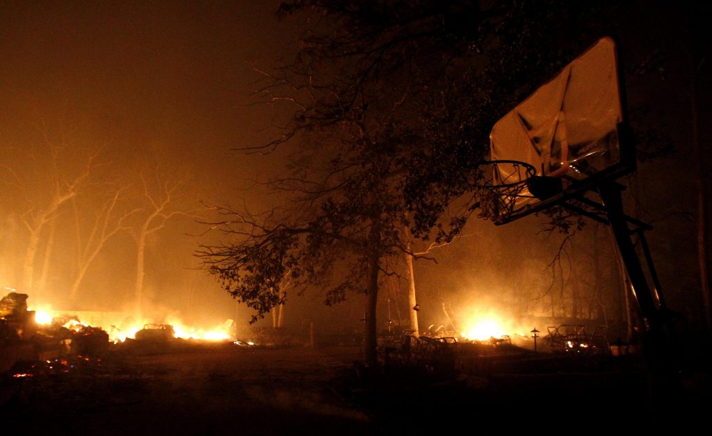 Texas: 1.000 de locuinţe distruse, 5.000 de oameni evacuaţi din cauza incendiilor de pădure