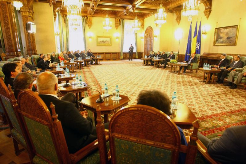 Traian Băsescu și Emil Boc relansează proiectul confiscării averilor ilicite. Dezacordul cu UDMR pe reorganizare rămâne