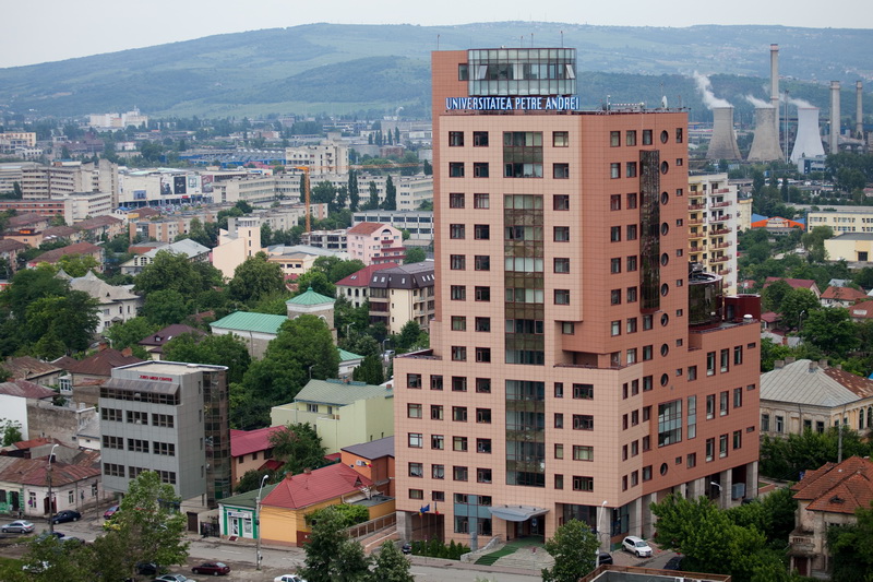 Universitatea Petre Andrei a primit calificativul "Încredere" din partea ARACIS