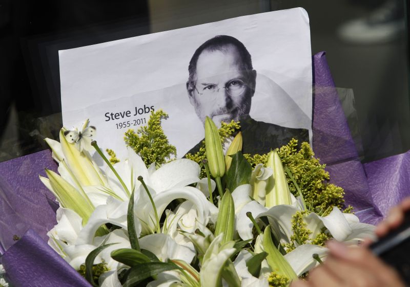 Adevăratul motiv pentru care Steve Jobs a refuzat să-şi întâlnească tatăl biologic