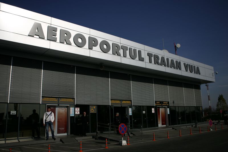 Aeroportul din Timişoara a oprit la sol patru avioane pentru datorii restante