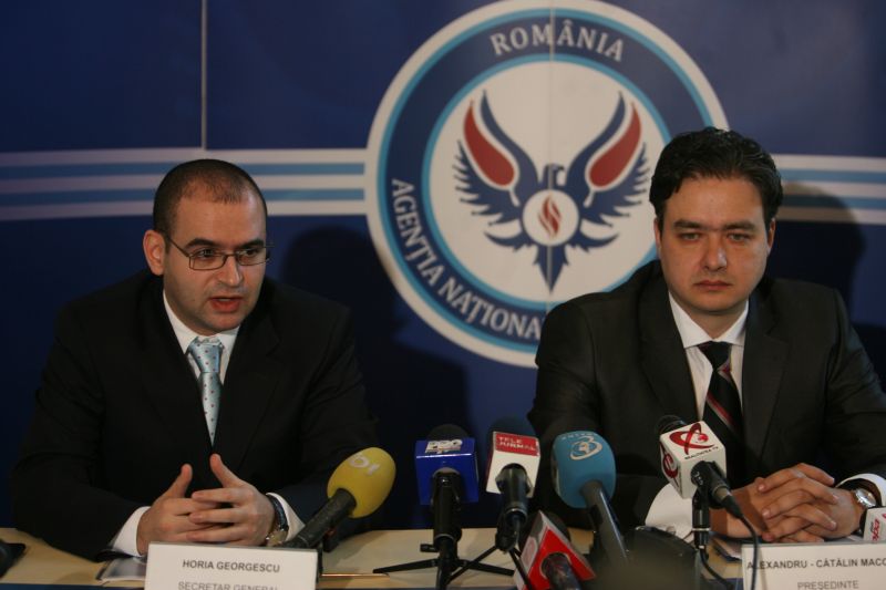 ANI: Director din ANAF, suspect de spălare de bani