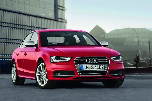 Audi a relansat A4, "cel mai accesibil A8"