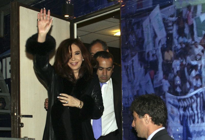 Cristina Fernandez Kirchner, realeasă preşedinte al Argentinei din primul tur