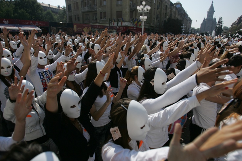 Flashmob cu 3.000 de participanţi! Intră sau nu intră în Cartea Recordurilor?