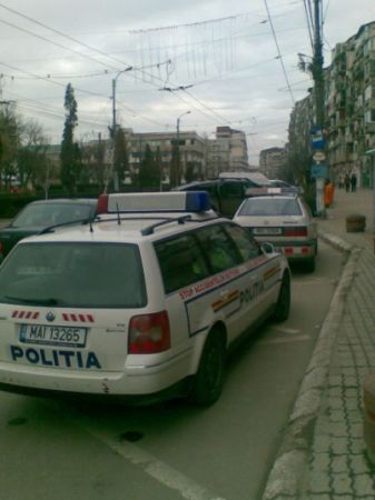 Fostă consumatoare de etnobotanice, voluntar la poliţie