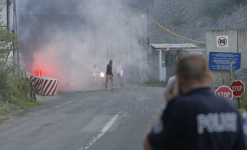 NATO dă un ultimatum sârbilor din nordul Kosovo