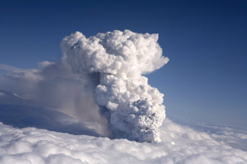 Norul de cenuşă poate reveni. Un alt vulcan islandez gata să erupă, iar efectele ar fi mult mai devastatoare