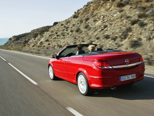 Opel atacă Volkswagen la Eos