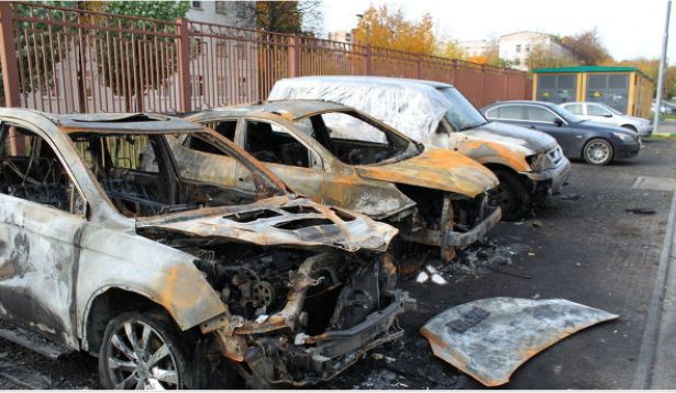 Peste 11 maşini încendiate noaptea trecută la Moscova