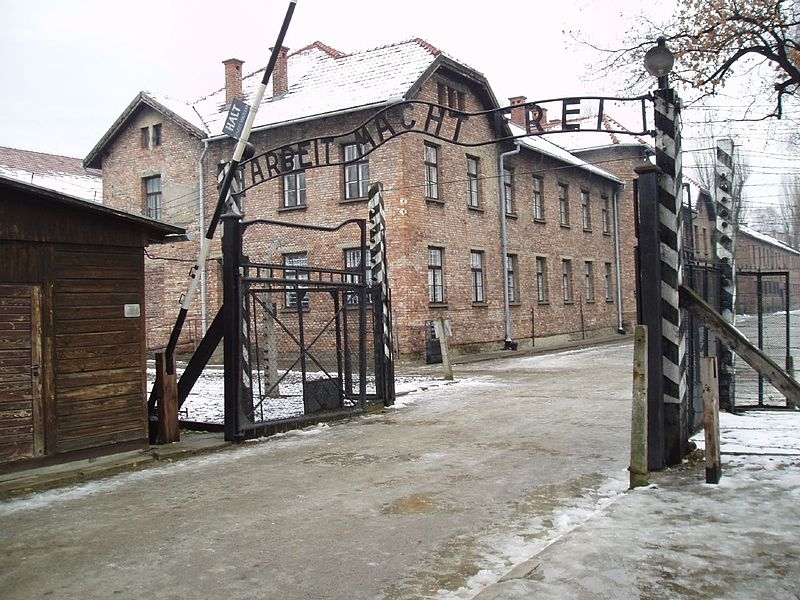 Polonia redeschide ancheta asupra crimelor de la Auschwitz