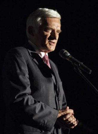 Preşedintele Parlamentului European, Jerzy Buzek: Tratatul Uniunii Europene trebuie schimbat. Cum ar trebui să arate?