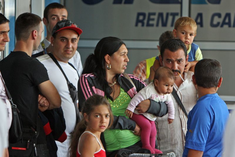 Romii, îndemnaţi să-şi declare etnia, la viitorul recensământ