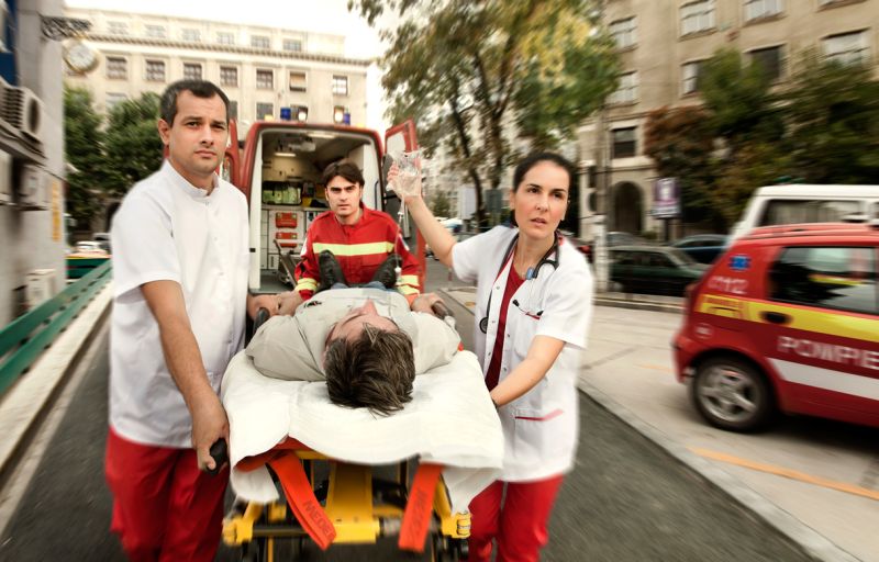 Salvatorii vin prin telemedicină: spitalele fără medici primesc diagnostice în timp real