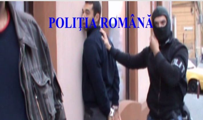 Student întreprinzător: creştea marijuana în ghivece şi o vindea pe holurile facultăţii | VIDEO