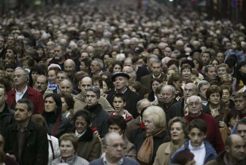 Suntem 7 miliarde de oameni. VEZI aici al câtelea ai fost născut