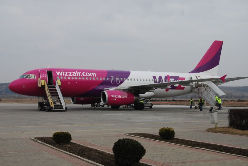 Wizz Air anulează 10% din cursele de pe Băneasa. Află la ce destinaţii renunţă