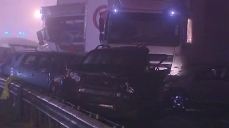 16 morţi şi zeci de răniţi în urma unui accident în lanţ în Marea Britanie | VIDEO