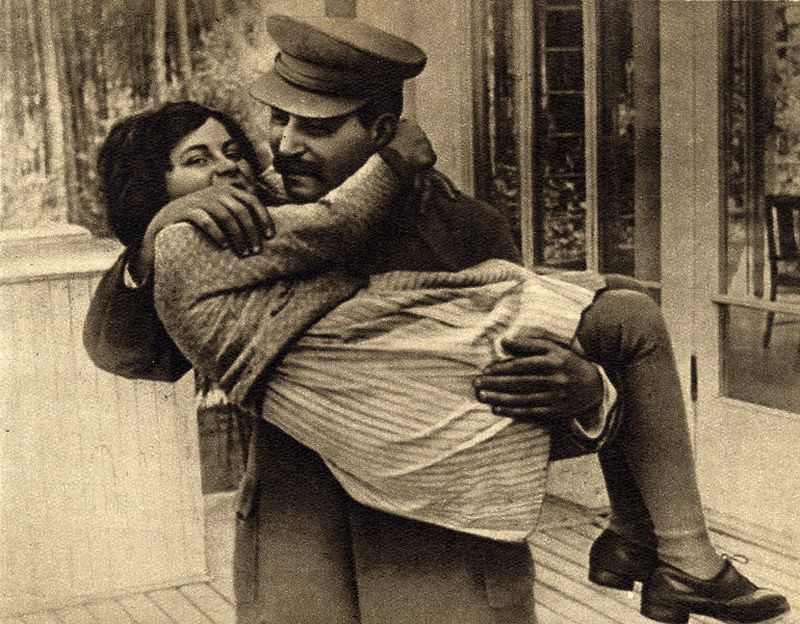 A murit fiica lui Stalin. "Tata era un monstru moral şi spiritual"