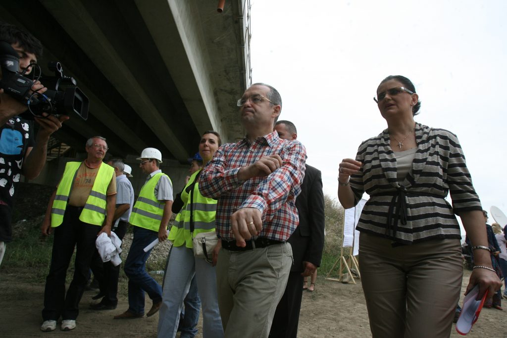 Angajamentul ministrului Anca Boagiu: In primăvara lui 2013 vom avea autostrada Sibiu-Nădlac