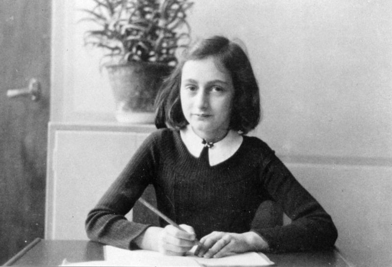 Anne Frank. Aşa cum nu au mai văzut-o românii
