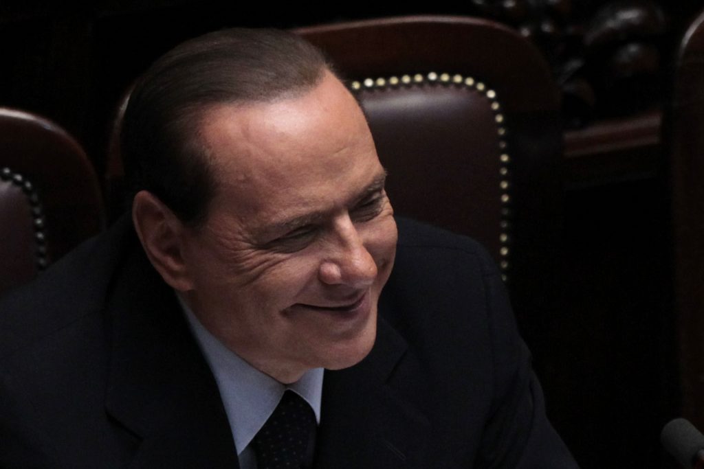 Berlusconi: "Italia nu resimte criza financiară, restaurantele sunt mereu pline"