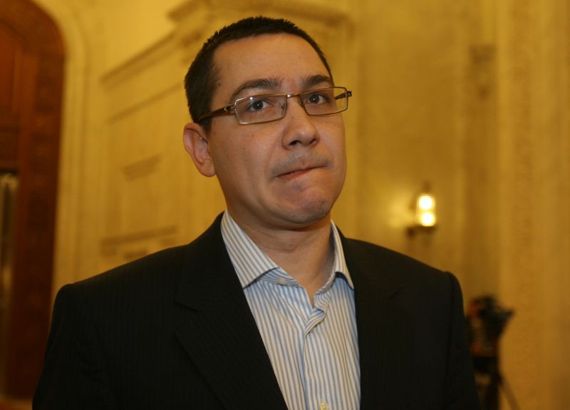 Codul bunelor maniere după Ponta: "Băsescu, şeful bufonilor, paharnicilor"