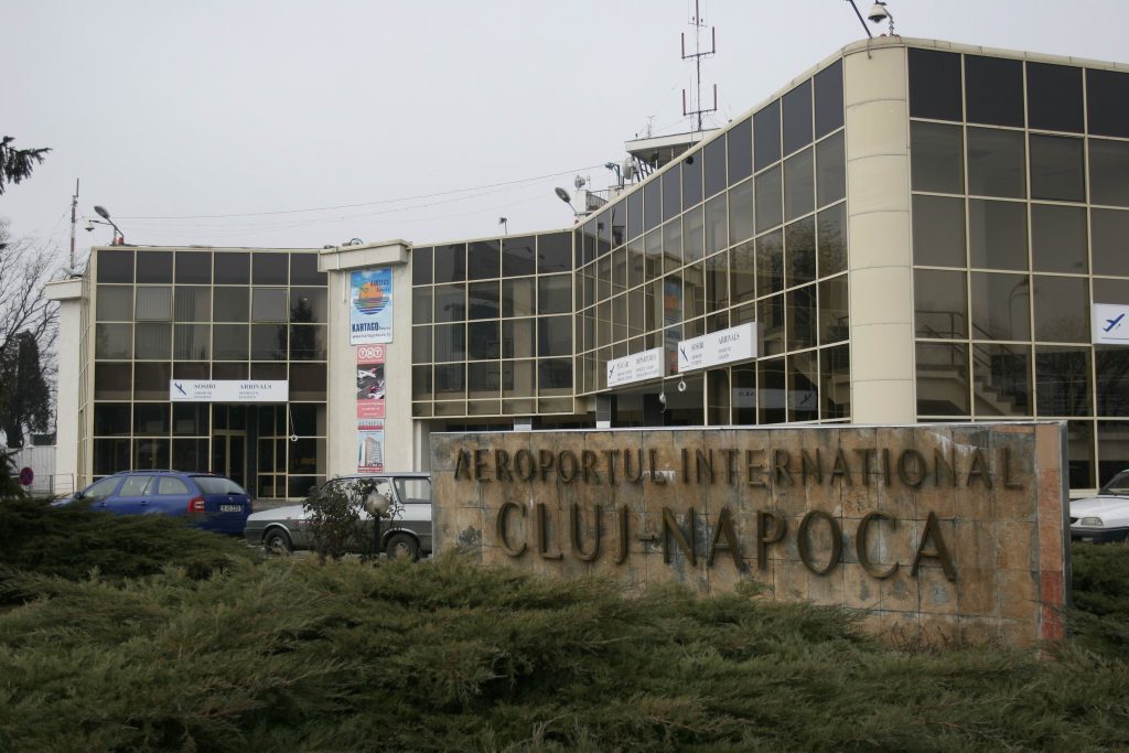 Cursele aeriene de pe aeroportul din Cluj, anulate din cauza ceţii