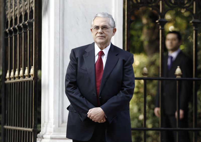 Grecia a ieşit doar din criza politică