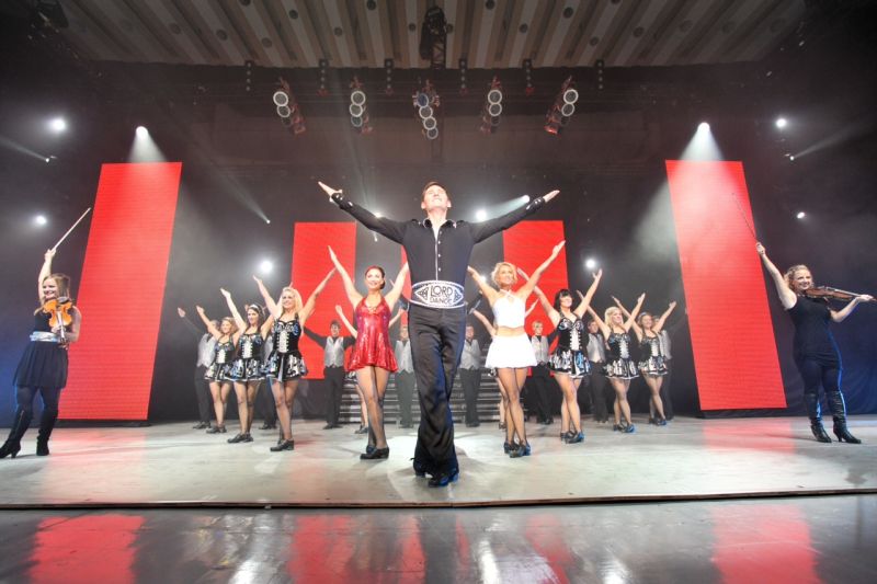 Lord of The Dance. Elevii lui Michael Flatley au împletit precizia dansului cu magia teatrului, la Bucureşti | FOTO&VIDEO