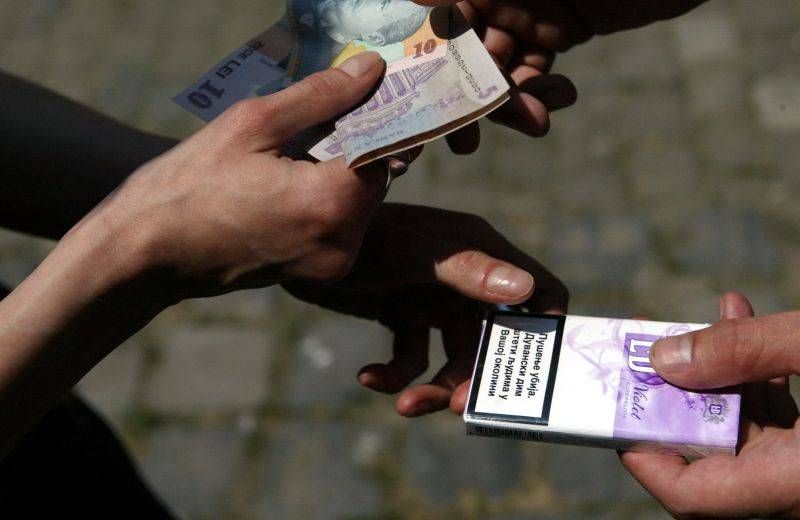Lupta cu ţigările ilegale aduce bani de 70 km de autostradă