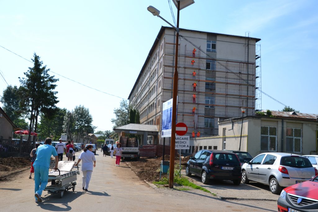 Modernizarea Spitalului Judeţean Dâmboviţa, blocată de consilierii USL. Pacienţii, plimbaţi de la un spital la altul