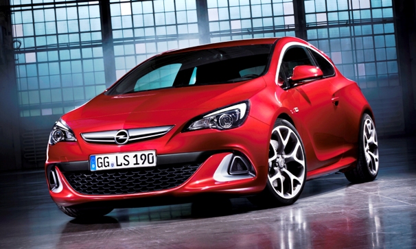 Opel Astra OPC: frumuseţe periculoasă