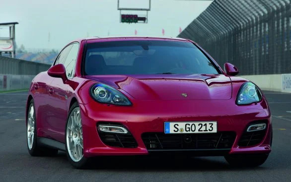 Porsche a pregătit o surpriză împătimiţilor de curse auto | VIDEO