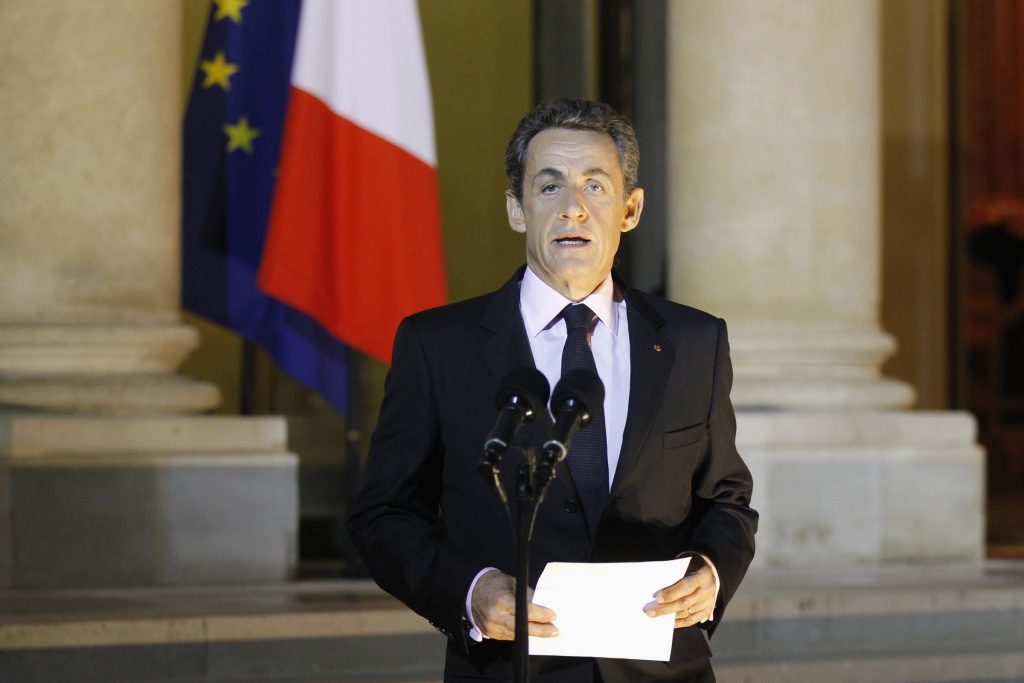 Sondaj: şase francezi din zece cred că Nicolas Sarkozy nu poate gestiona criza economică